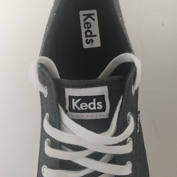 Brand KEDS Women's Size 8.5 Gray With White Trim Shoes - Picture 8 of 11
